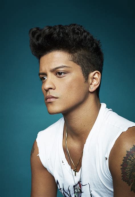 Raised in honolulu, hawaii, by a family of musicians, mars began making music at a young age and performed in various musical venues in. 12 Imágenes y fotos de Bruno Mars Gratis