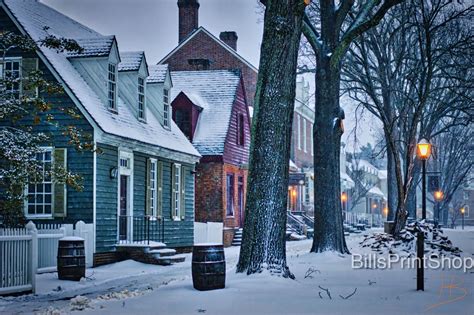 Williamsburg in Winter / Color Photograph of a Snowy Day in