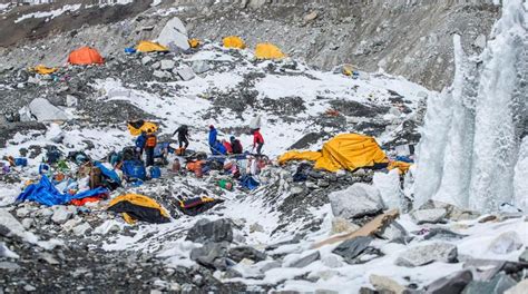 Four Americans Killed At Mount Everest Official Says The Boston Globe