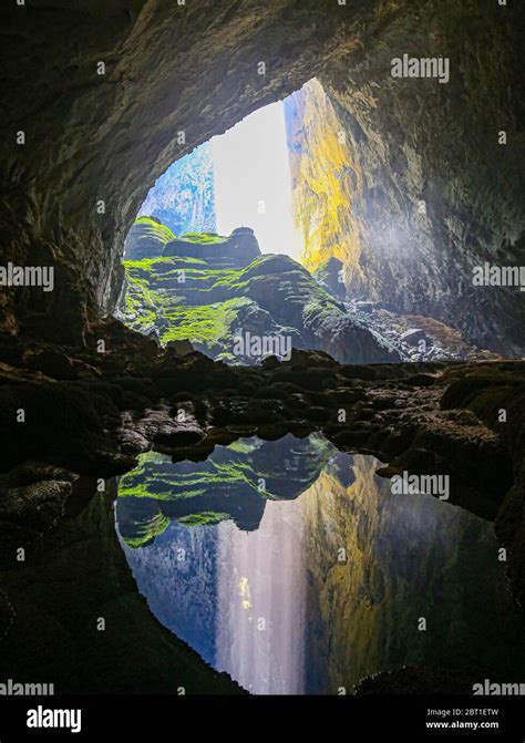 Hang Son Doong Cave Vietnam Stock Photo Alamy
