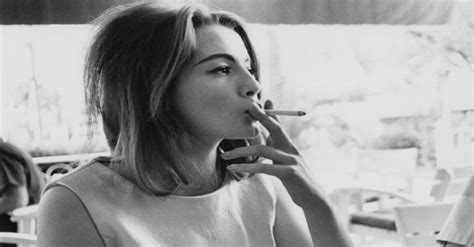 christine keeler the girl in britain s biggest sex scandal dies christine keeler dies