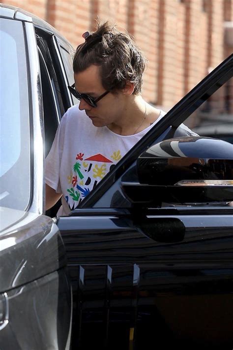 Pin By Styles Orama On 1d Harry Styles Driving Harry Styles Hair Harry Styles Harry