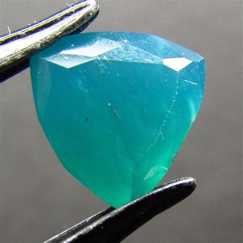 205 Ct Lilly Mine Emerald Green Gem Silica Chrysocolla Trillion 85mm