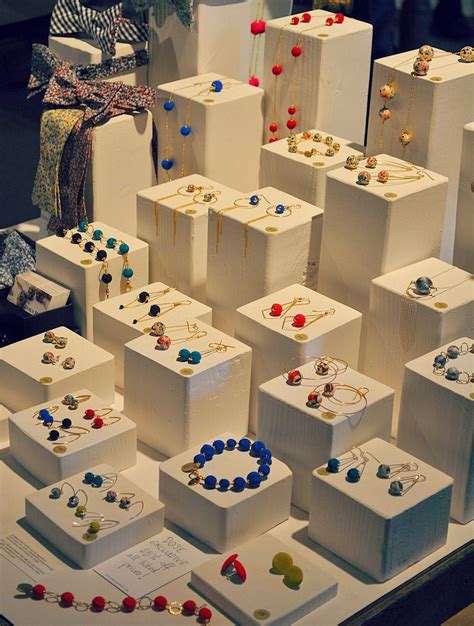 City Gurl Secrets Dose Market Creative Jewelry Displays Jewellery