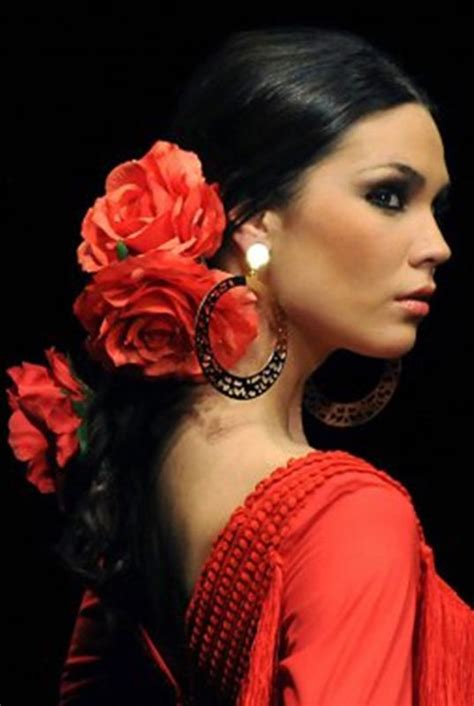 Pin By Jean Young On Hair And Beauty Flowers In Hair Beauty Spanish