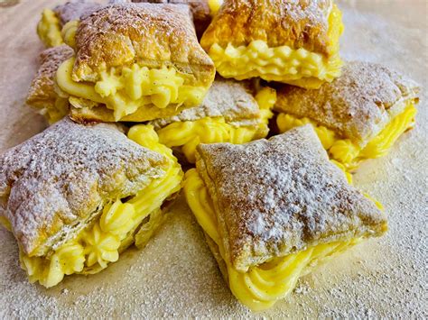 Sporcamuss Italian Cream Filled Pastries The Alberti Twins