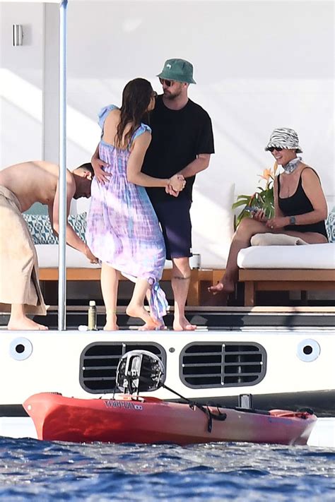 Justin Timberlake Slow Dances With Jessica Biel On Romantic Getaway After Trying To Update His