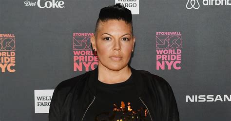 Is Sara Ramirez Still Married She Recently Came Out As Nonbinary