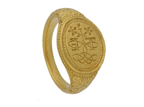 elizabethan betrothal signet ring a heavy and solid signet ring the central oval plaque