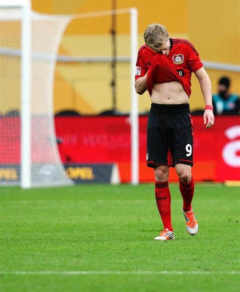 Die bilanz gegen bayer leverkusen. Leverkusen verschenkt Sieg gegen Mönchengladbach - 1 ...
