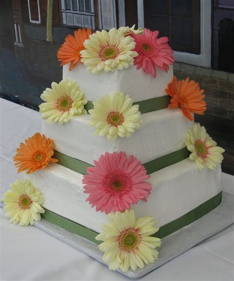Gerber Daisy Wedding Cake — Square Wedding Cakes Daisy Wedding Cakes