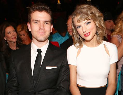 Taylor Swifts Past Boyfriends And Why Fans Think She Is Married To Joe