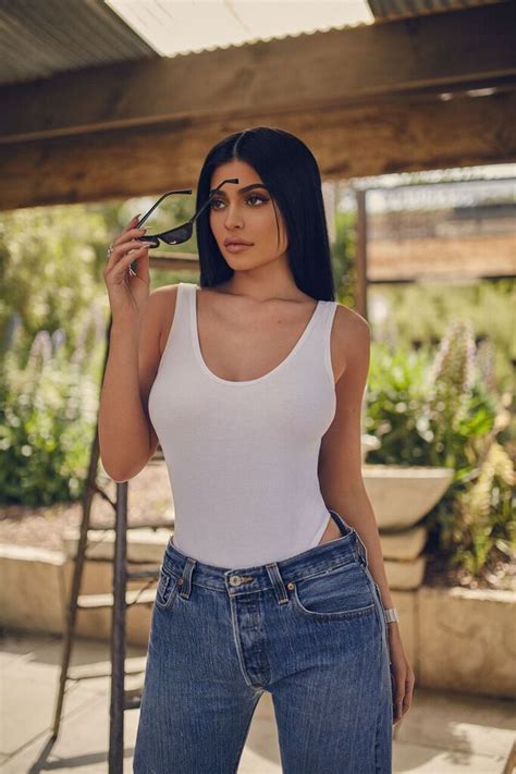 Kylie Jenner Fashion Article Famous Person