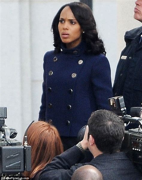 Kerry Washington Dons Two Coats Filming New Episodes Of Scandal In La Daily Mail Online