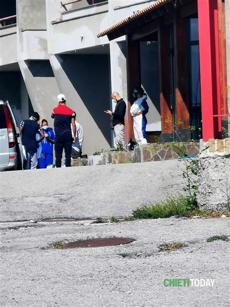 Migranti Trasferiti A Schiavi Di Abruzzo Un Cittadino Basta