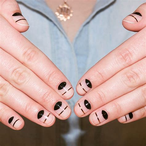 The Cool Negative Space Nail Art You Can Do In Seconds Allure