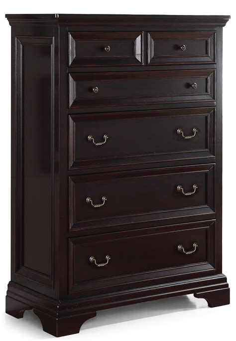Wynwood A Flexsteel Company Camberly Traditional Chest Of Drawers With