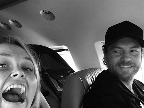 Back In The Picture New Mum Lara Bingle Hams It Up In Candid Photos