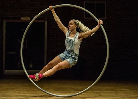 Circus Performers Put On A Stunning Show At The End Of Liverpool Workshop Liverpool Echo