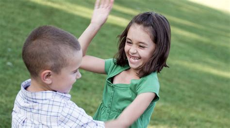 7 Ways Parents Can Help Siblings Bond Sibling Rivalry Tips