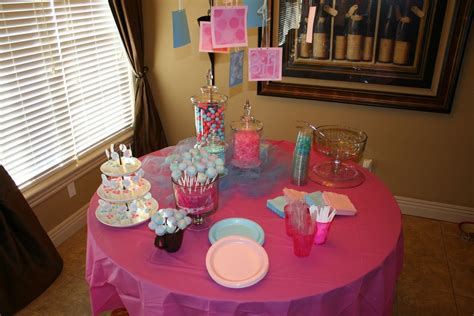 Or, reveal the baby's gender like this family did, with a giant confetti filled balloon that, once popped, showers guests with pink or blue. Gender reveal party ideas, games, decorations, chalkboard ...