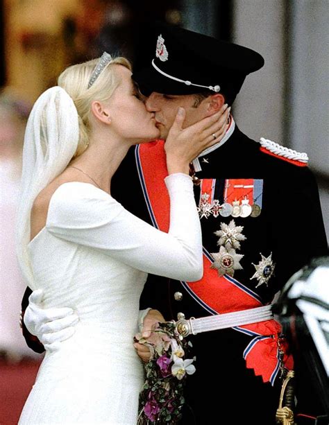 August 25 2001 Wedding Of Crown Prince Haakon And Mette Marit Tjessem Høiby In 2020 Wedding