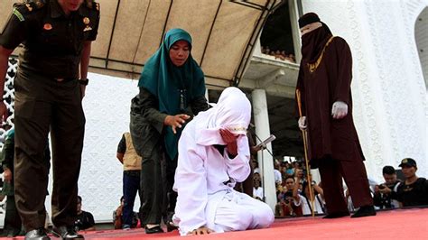 Hukum Cambuk Di Aceh Pkbm Celah Cahaya