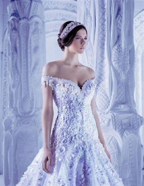 Maybe you would like to learn more about one of these? Michael Cinco 2013 ~ Beautiful Unique Ball Gowns, couture ...