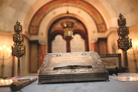 Spain Approves Citizenship Path For Sephardic Jews
