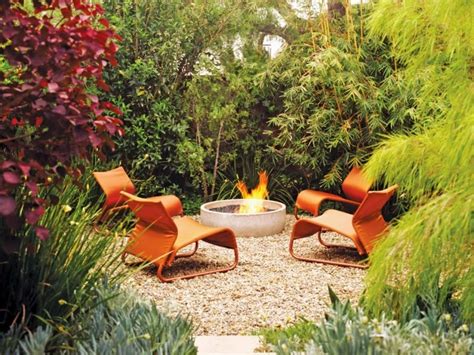 Modern Garden Design With A Fire Pit In The Middle Houzz