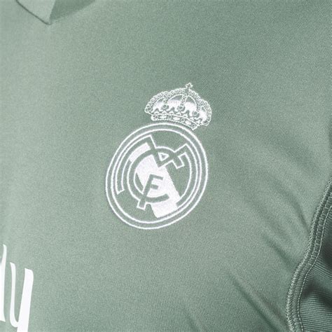 Real Madrid 17 18 Goalkeeper Home And Away Kits Released Footy Headlines