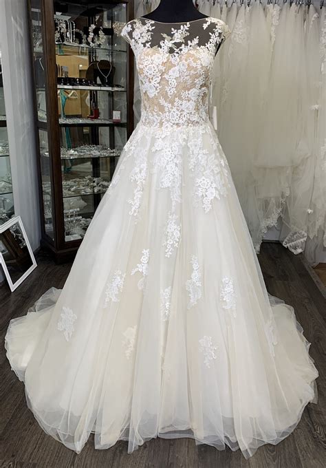 Pronovias Ofelia Sample Wedding Dress Save 64 Stillwhite