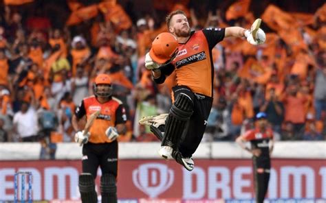 Facing krunal pandya, jonny bairstow went deep into the crease in the eighth over of the innings and ended up stamping the stumps during sunrisers hyderabad vs mumbai indians ipl 2021 clash on. IPL 2019: Yusuf Pathan says that aggression makes David ...