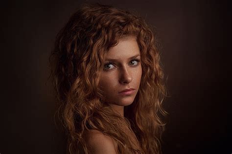 Julia Yaroshenko Redhead Curly Hair Portrait Display Face Model