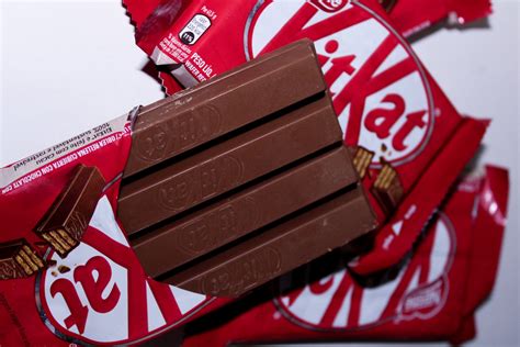 Watch Is There A Wrong Way To Eat A Kit Kat Bar