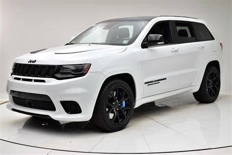 White 2018 Jeep Grand Cherokee Trackhawk Car Wallpaper