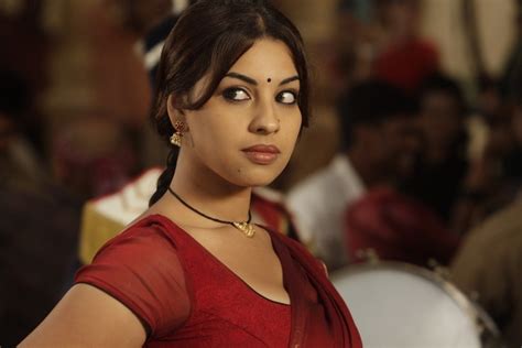 Richa Gangopadhyay Wallpapers Women Hq Richa Gangopadhyay Pictures