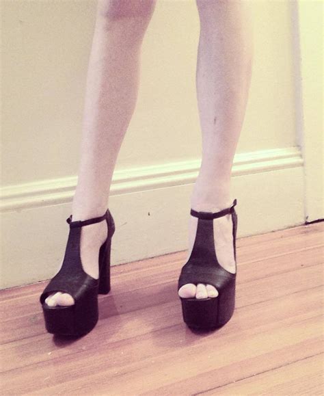 Annika Amours Feet