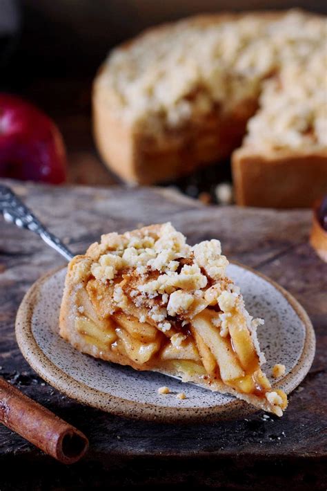 vegan apple pie with streusel gluten free recipe elavegan