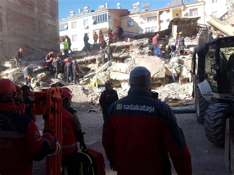 Afad son depremler verilerine göre, depremin büyüklüğünü 5,2 olarak açıkladı. Malatya ve Elazığ'a deprem yardımı