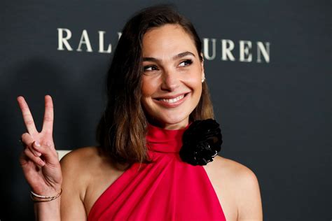 gal gadot goes from wonder woman to evil queen as she joins snow white remake gal gadot gal