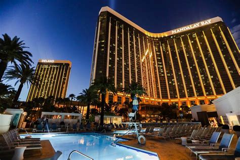 Best Hotels In Vegas For Couples That Texas Couple