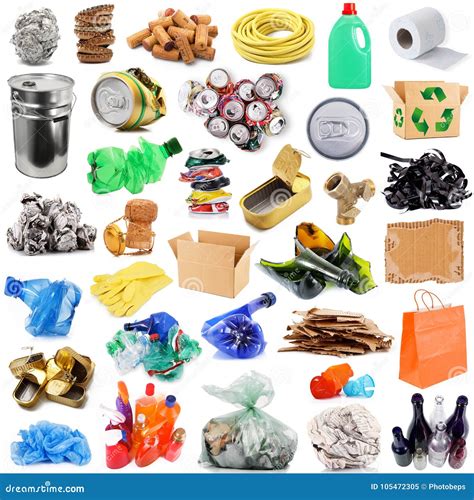Collage De La Basura Reciclable En El Fondo Blanco Imagen De Archivo