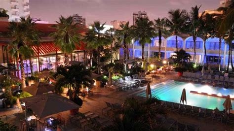 Apartamentos carlomar, guia de isora: La Concha Resort: A Renaissance Hotel with Amazing Poolside Lounge, San Juan, Puerto Rico