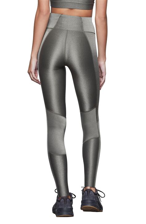 What Color Goes With Dark Grey Leggings Womens