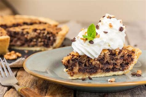 It is made with walnuts and chocolate chips. Kentucky Derby Chocolate Walnut Pie | Recipe in 2020 ...