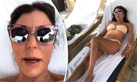 Bethenny Frankel Flaunts Her Incredible Body In Striped Bikini Daily Mail Online