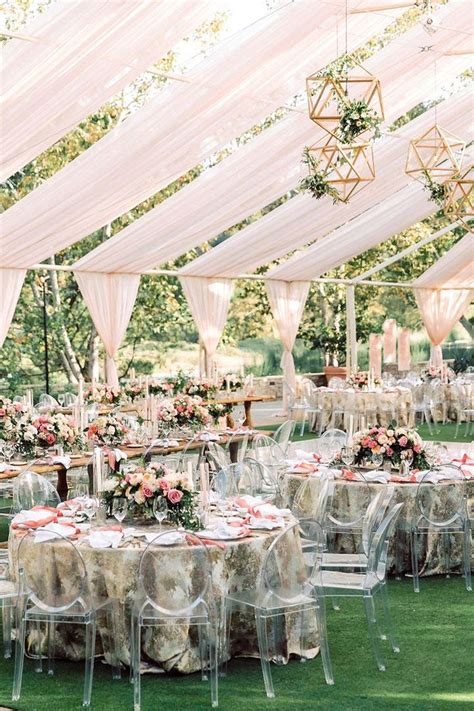 Beautiful Backyard Wedding Decor Ideas To Get A Romantic Impression 04