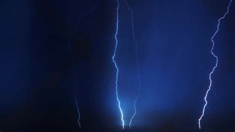 Lightning And Lightning In The Night Free Stock Photo Public Domain