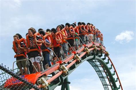 canada s wonderland standing roller coasters one of the first standing roller coaster in the